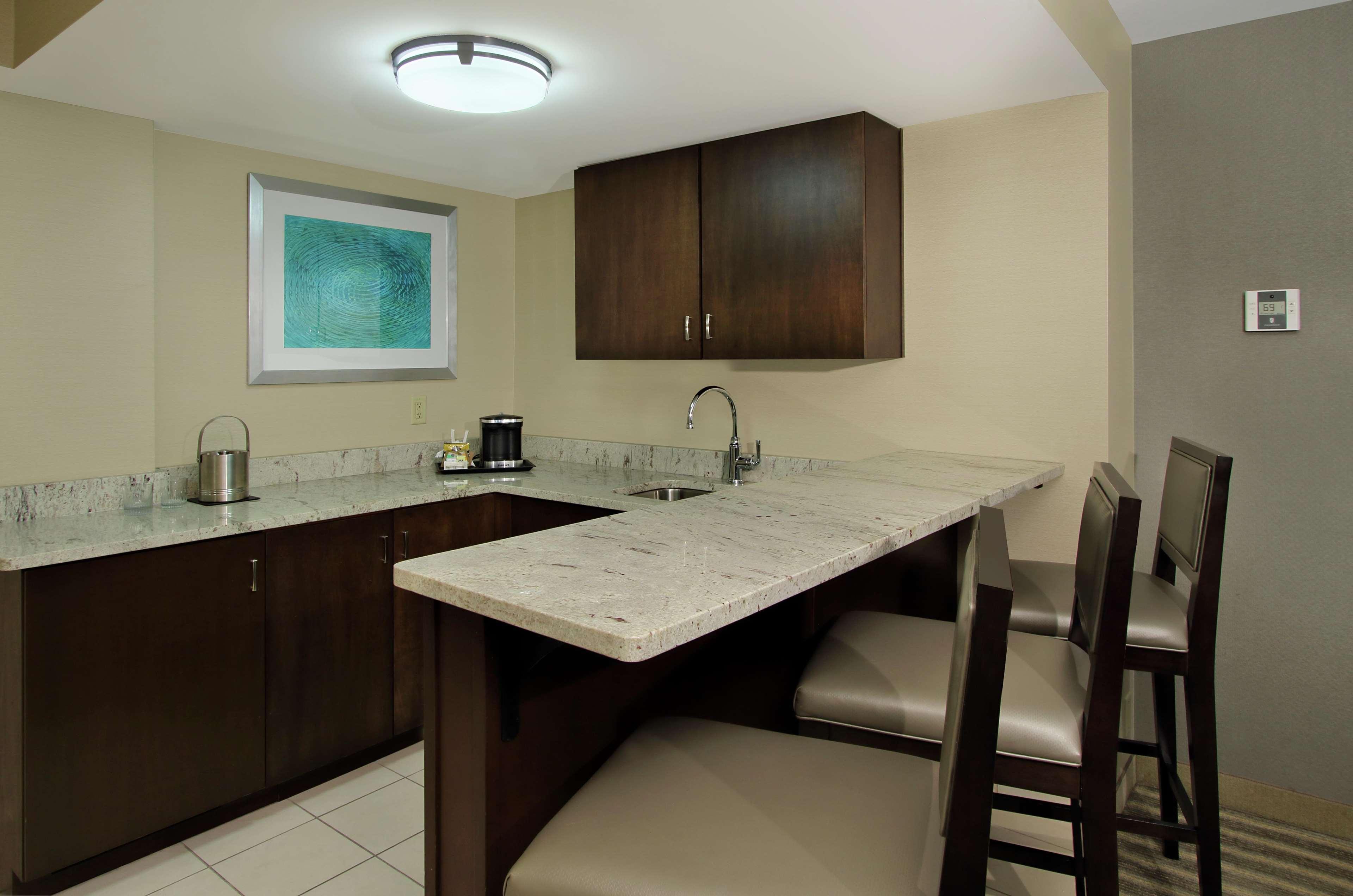 Doubletree By Hilton Newark Hotel Eksteriør billede